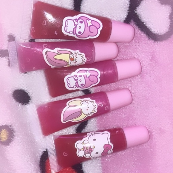 assorted sanrio lipgloss 💌 🎀 - Picture 2 of 2